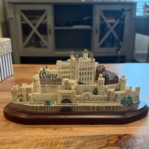 Lenox Tower of London Castle - Great Castles of The World - 1995 retired